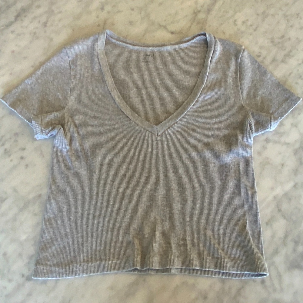 Brandy / John Glalt - ribbed grey v-neck T